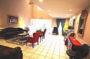 Área de estar no saguão