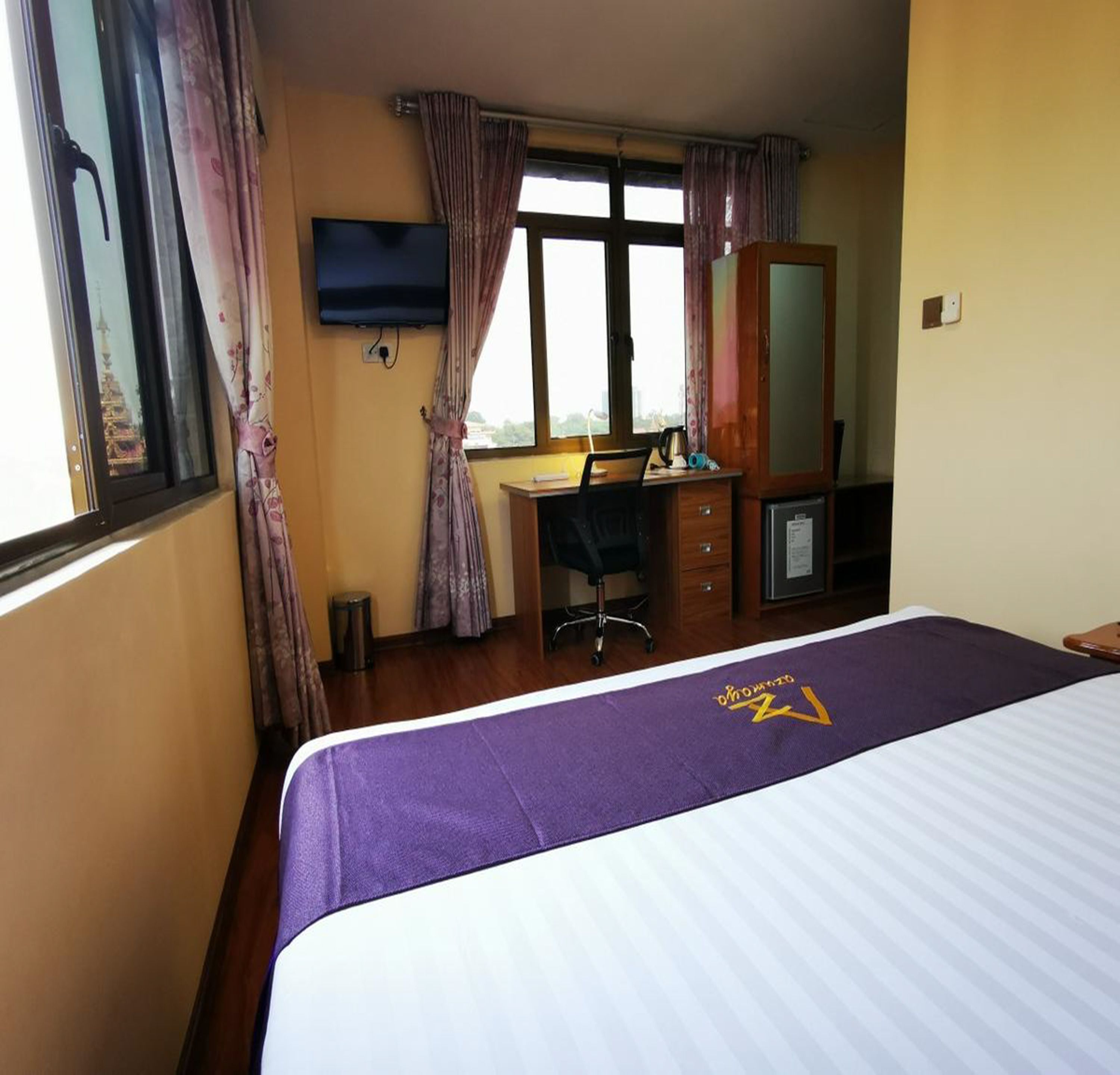 superior room | minibar, in-room safe, desk, blackout curtains