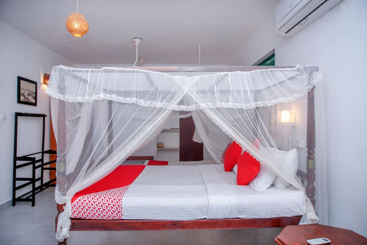 Family Room | 1 bedroom, premium bedding, desk, WiFi (free)