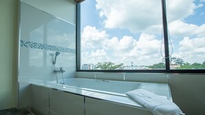 Deep-soaking bathtub - The Rich Hotel Ubonrachatani (Ubon Ratchathani)