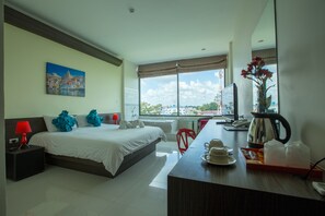 Premier Double Room | In-room safe, desk, blackout curtains, rollaway beds - The Rich Hotel Ubonrachatani (Ubon Ratchathani)