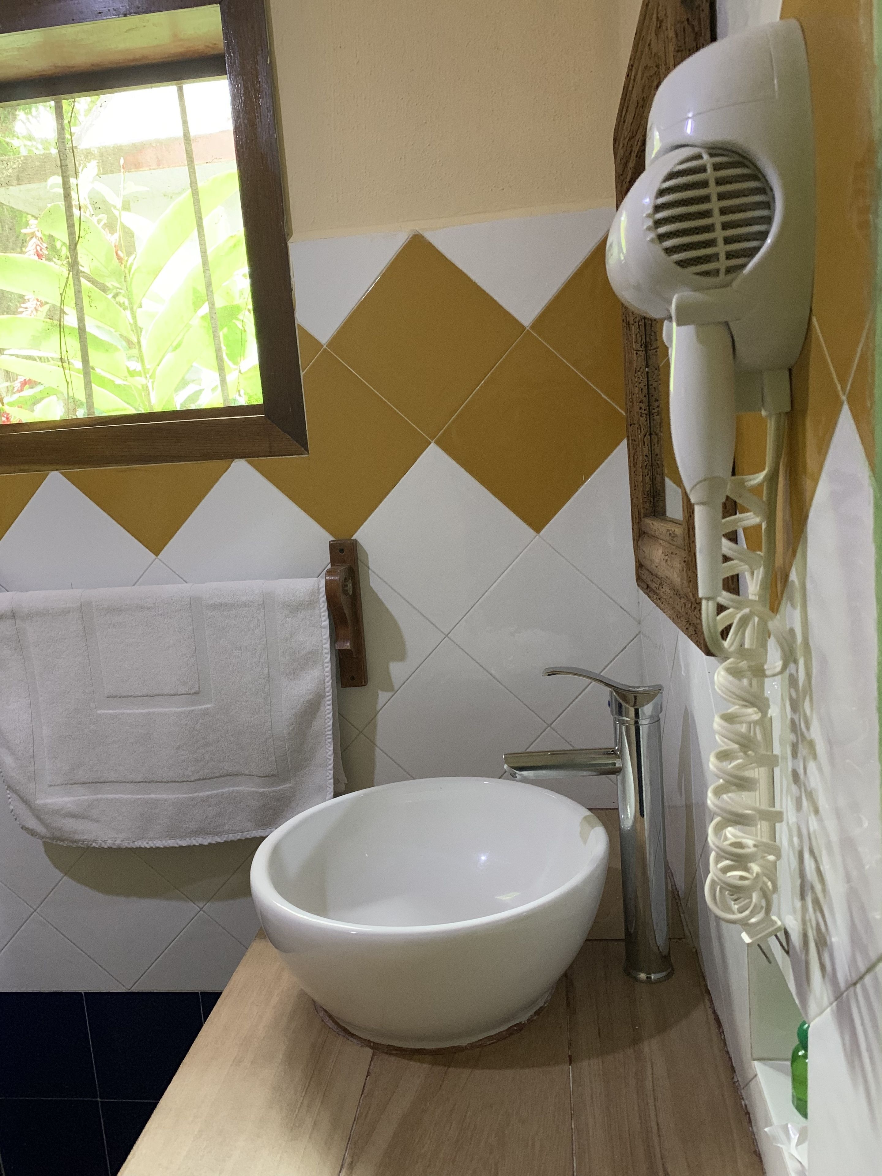 shower, free toiletries, towels, soap