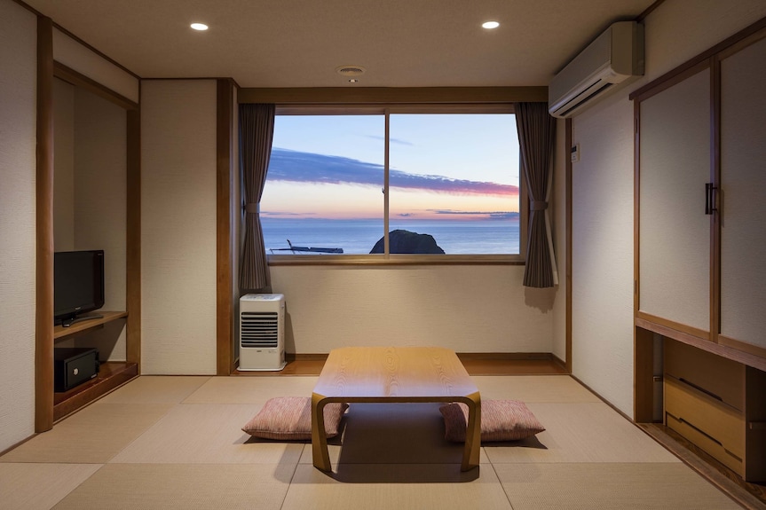 Shiretoko Yuhi No Ataruie Onsen Hostel, Shari: Hotel Reviews