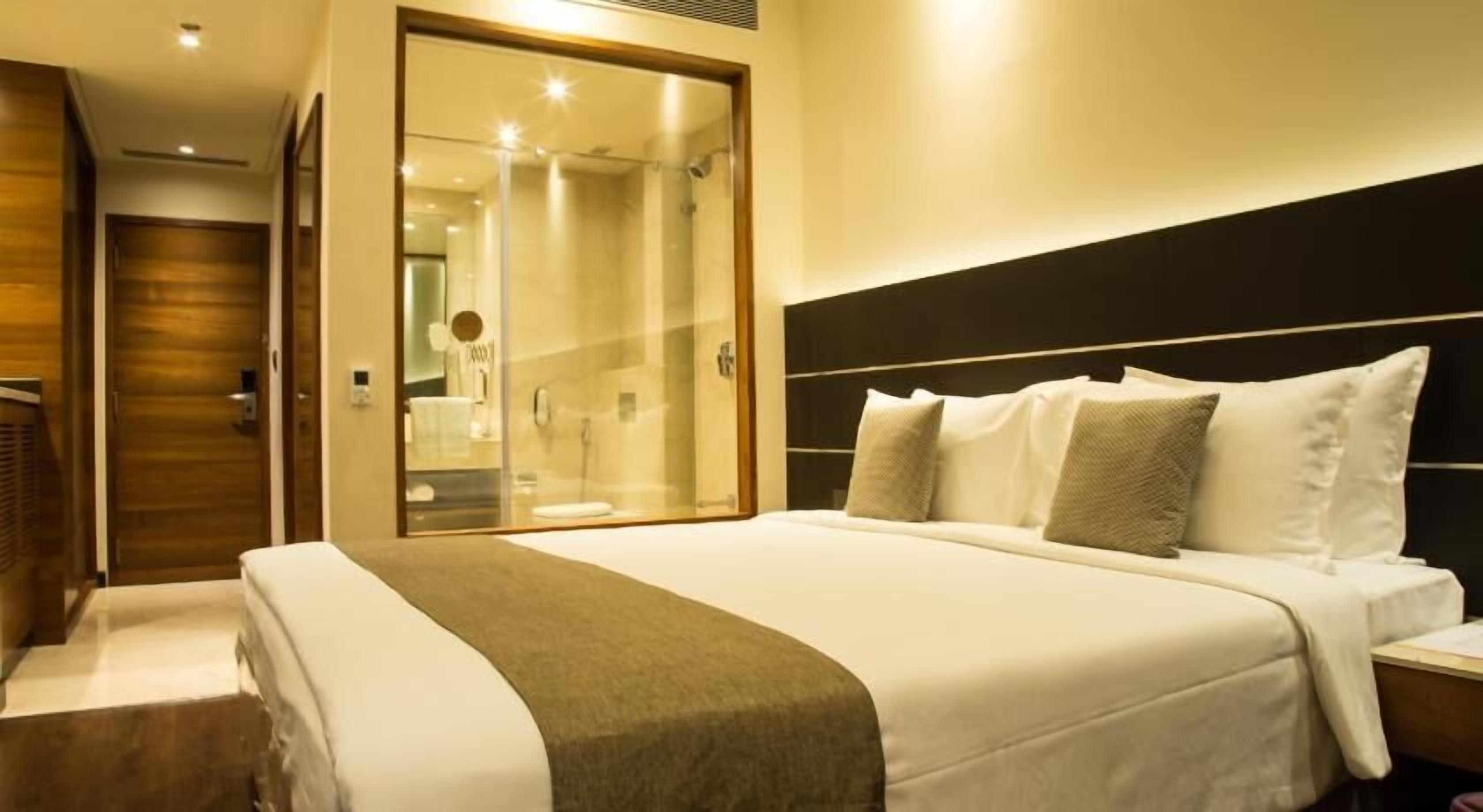 In-room safe, desk, soundproofing, iron/ironing board