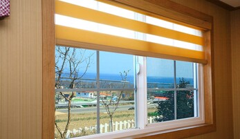 스탠다드 스튜디오 102호 / 103호 / 104호 | 객실에서 보이는 전망