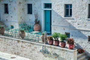 Front of property - Haones Suites (Ioannina)