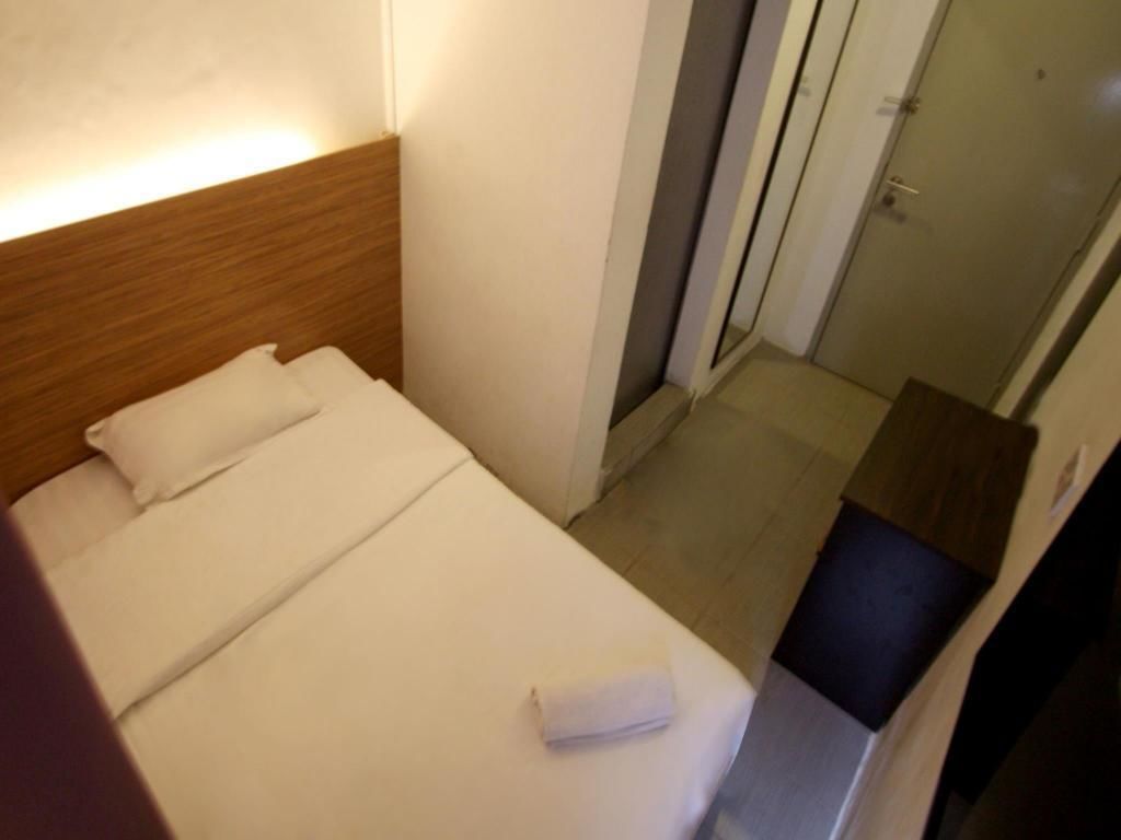 super single | desk, free wifi