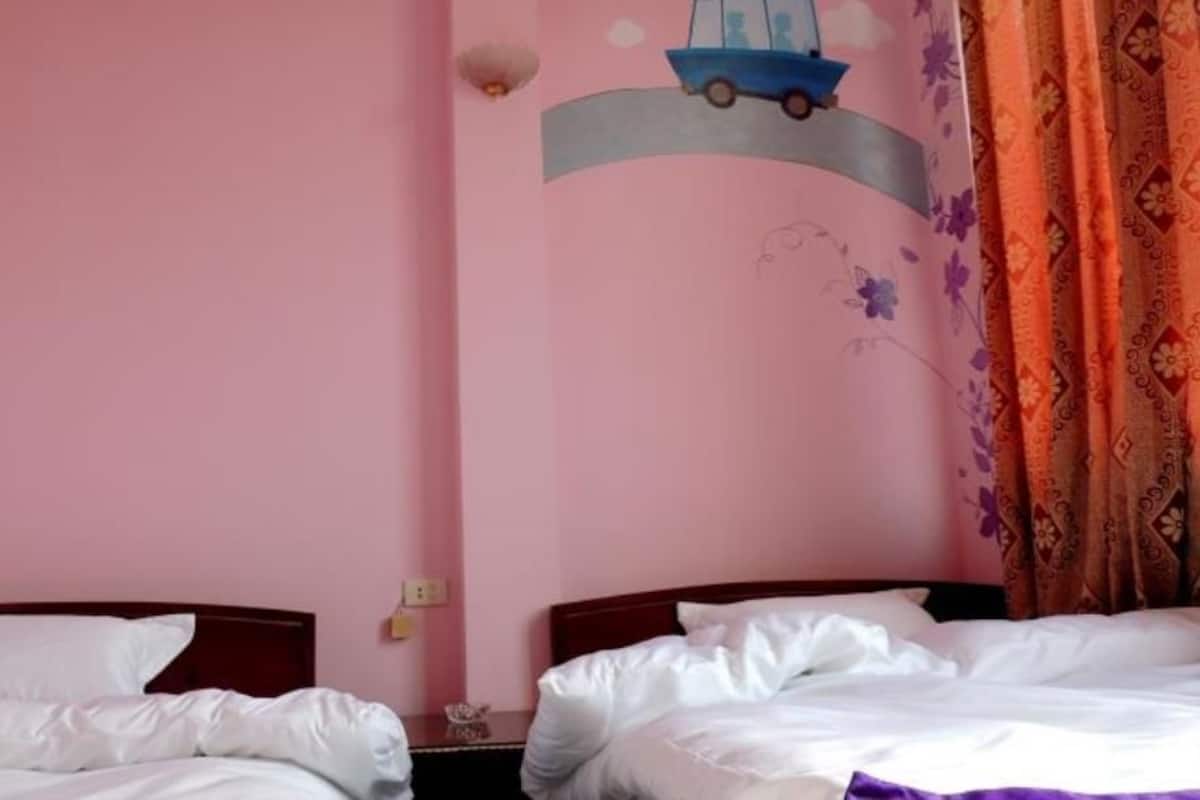 Standard Triple Room | Desk, WiFi (free)