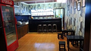 Free breakfast - Ha Long Happy Hostel - Adults Only (Bai Chay)