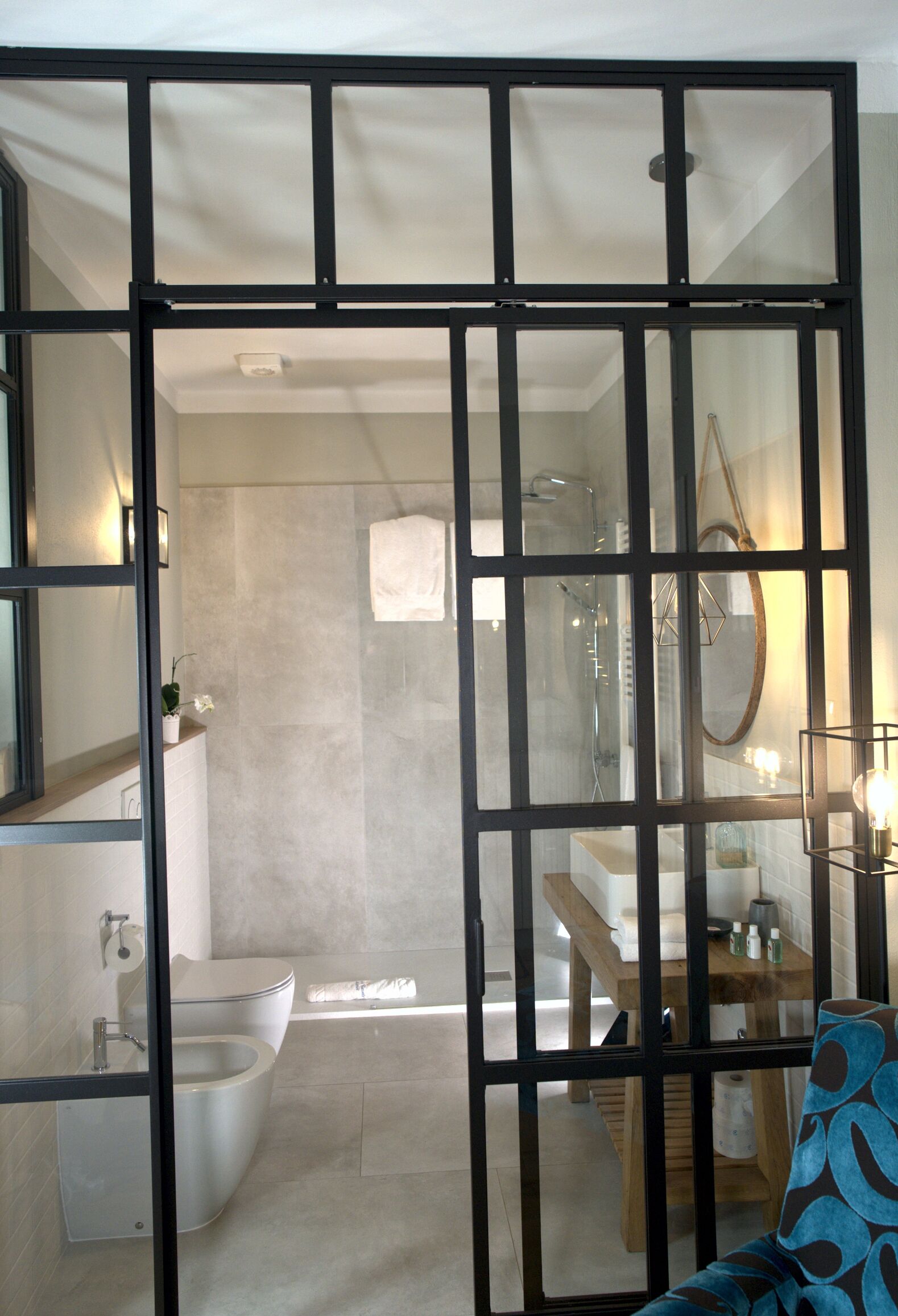 Superior Double Room, Pool View | Bathroom | Free toiletries, hair dryer, bidet, towels
