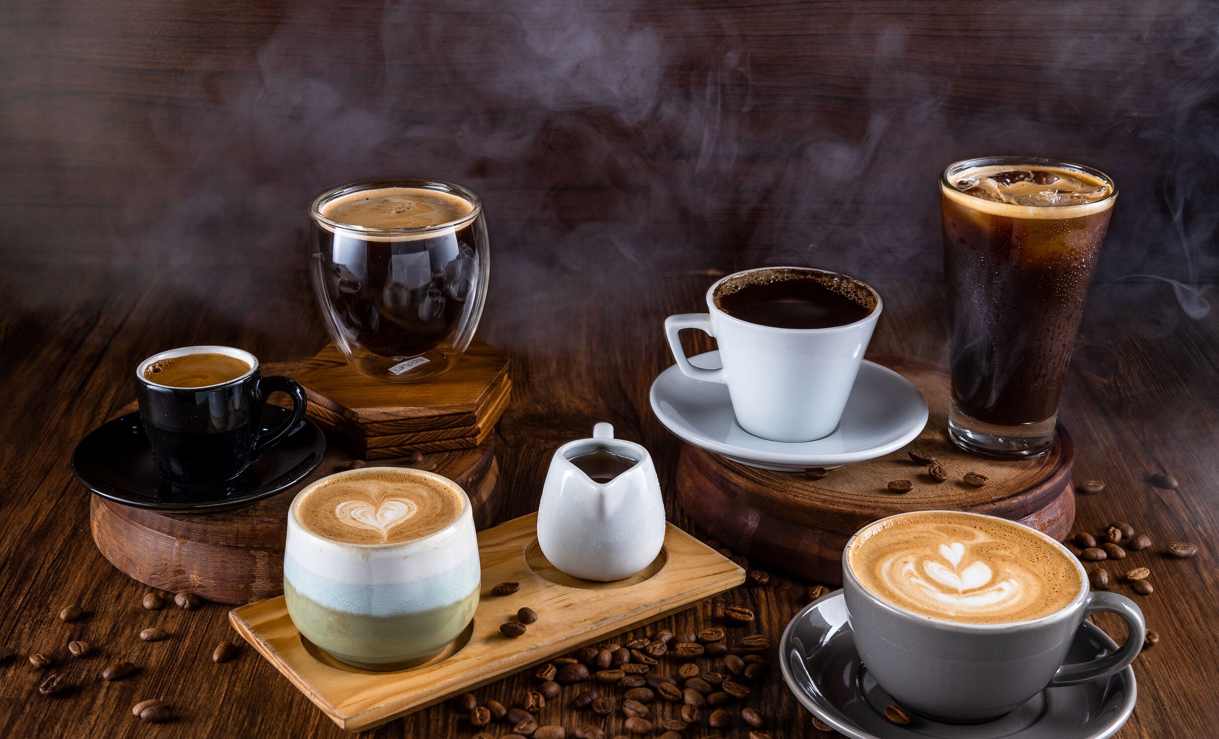 breakfast, lunch, dinner served; international cuisine