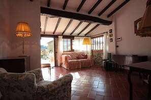 Romantic Cottage, 1 Bedroom, Kitchen, Garden View | View from room