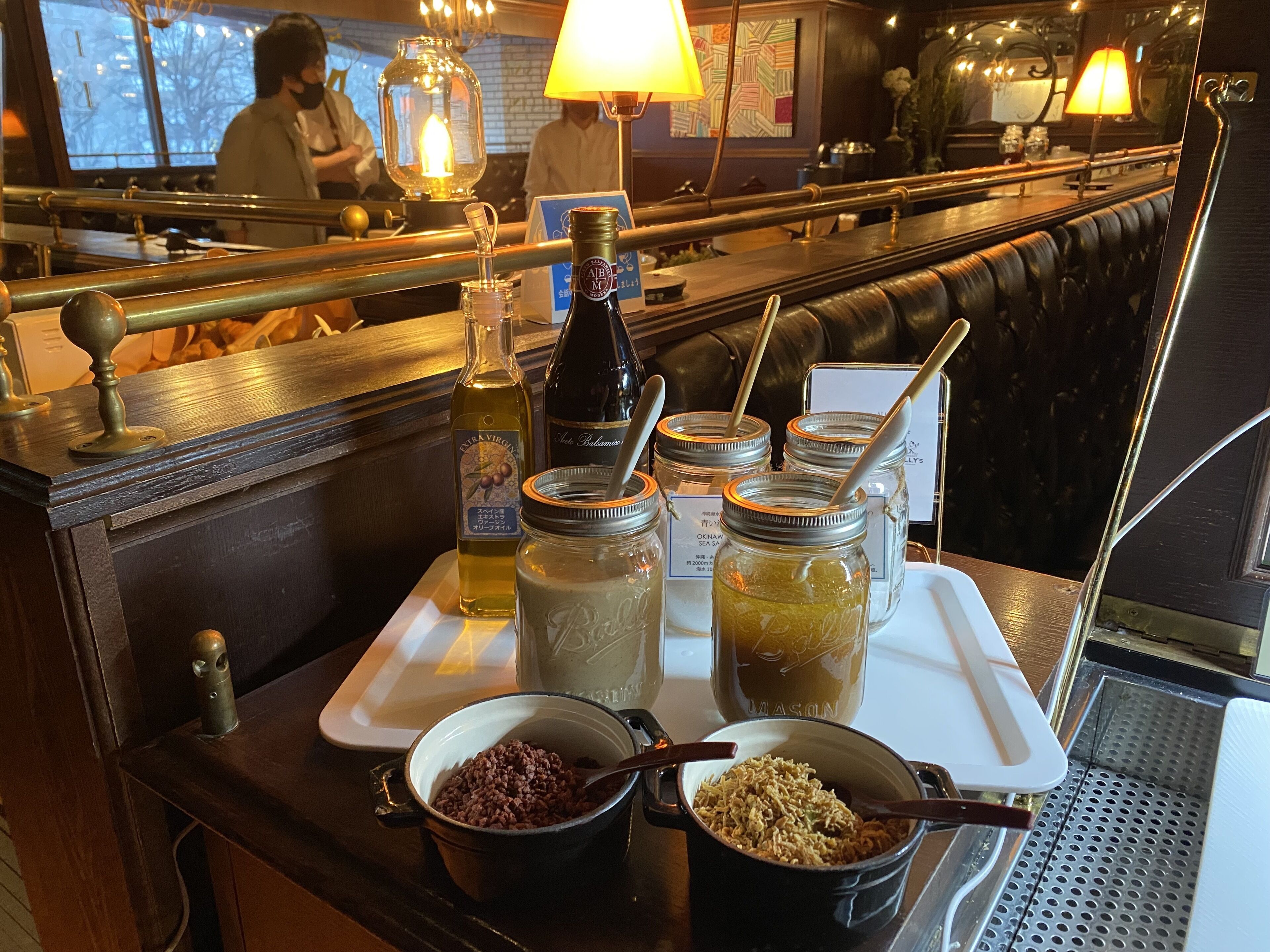 daily buffet breakfast (jpy 1200 per person)