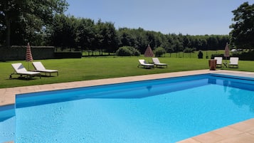Sæsonbestemt udendørs pool