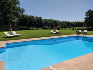 Seasonal outdoor pool - Château de Boucéel (Saint-James)