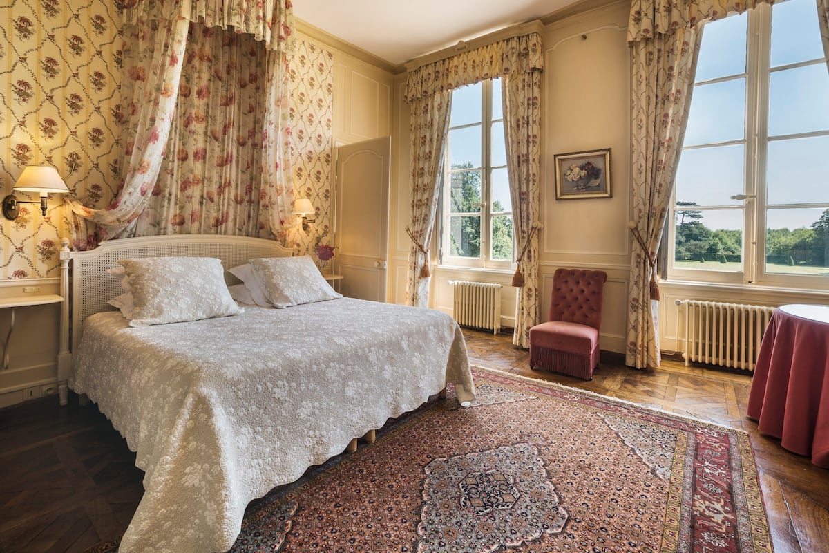 Family Suite | 1 bedroom, premium bedding, individually decorated, desk