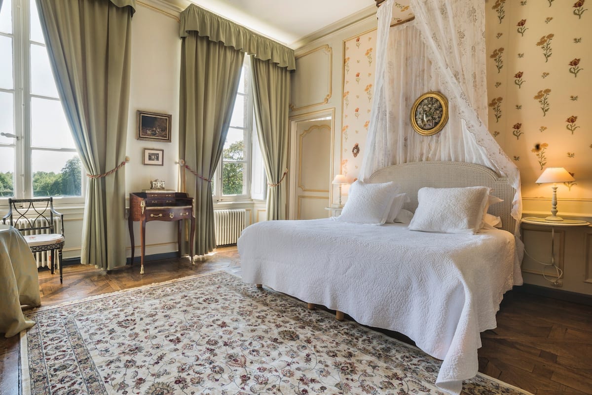 Superior Suite | 1 bedroom, premium bedding, individually decorated, desk
