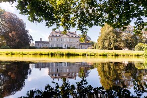 Front of property - Château de Boucéel (Saint-James)