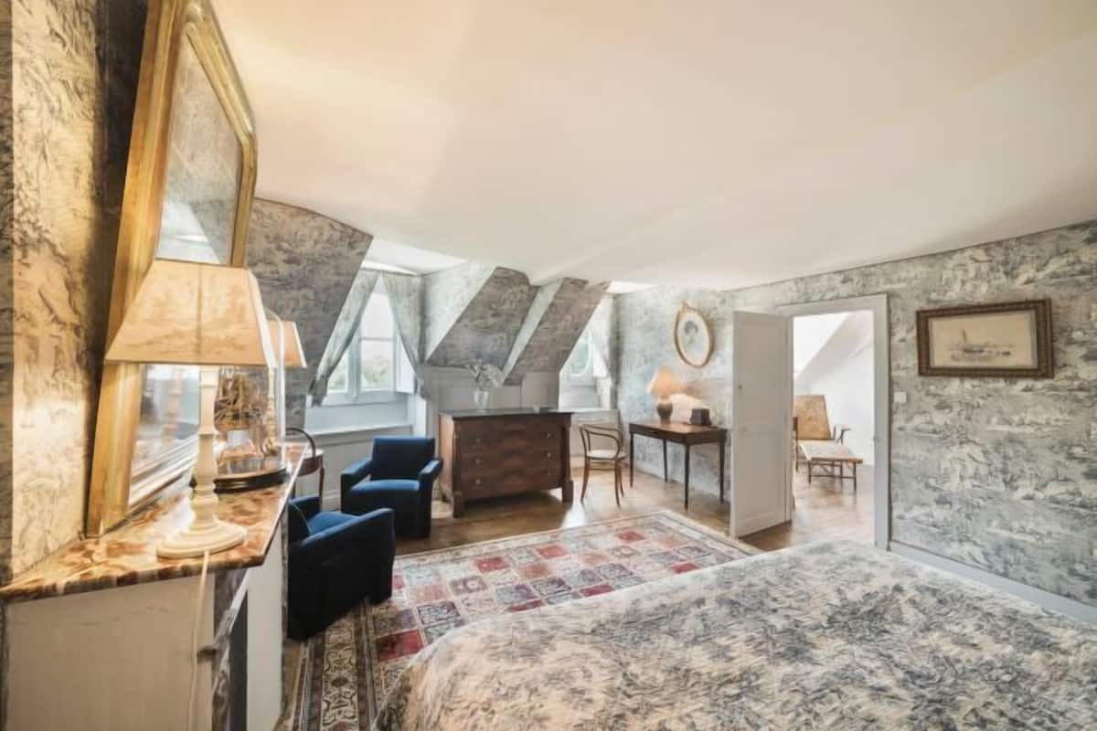 1 bedroom, premium bedding, individually decorated, desk