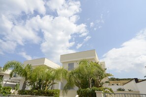 Villa, 2 Bedrooms (Via Boito 15/17) | Iron/ironing board, free WiFi - Appartamenti Gallipoli e Baia Verde (Gallipoli)