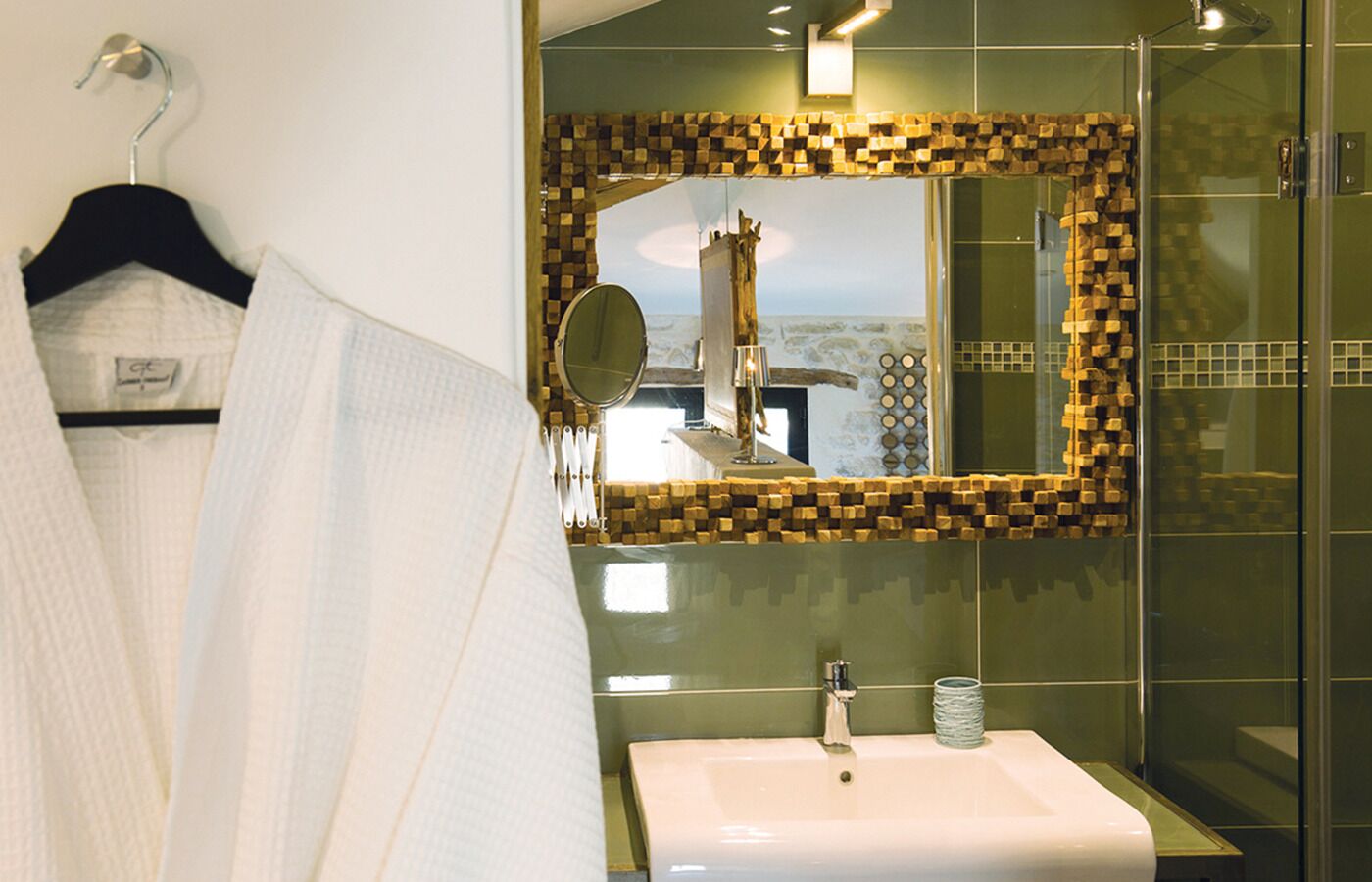 superior room | minibar, in-room safe, desk, soundproofing