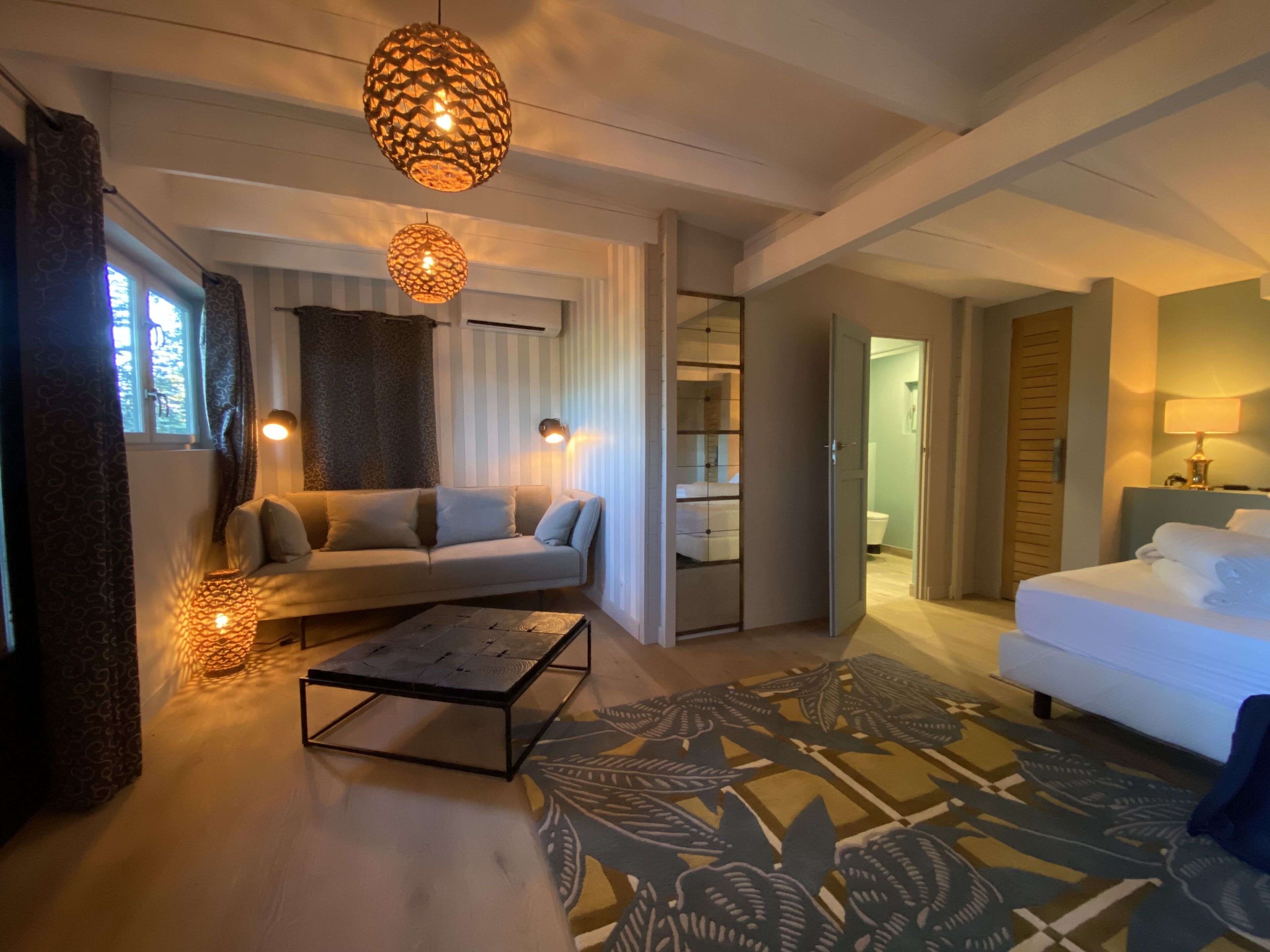 double room, ensuite (deluxe) | minibar, in-room safe, desk, soundproofing