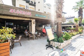 Se sirven desayunos, almuerzos y cenas