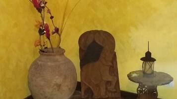 Ropa de cama de alta calidad, minibar, wifi gratis y ropa de cama