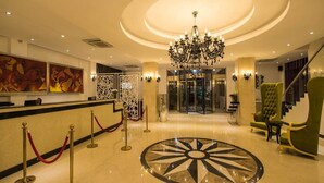 Interior entrance - Palms Hotel (Quatre Bornes)