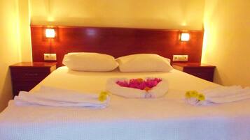 1 camera, una cassaforte in camera, una scrivania, insonorizzazione