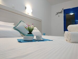 スタンダード スタジオ キングベッド 1 台ソファーベッド付き マウンテンビュー | 高級寝具、セーフティボックス (室内)、遮光カーテン、アイロン / アイロン台