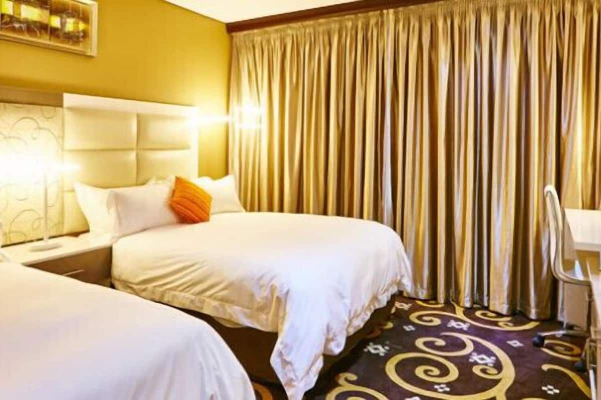 Twin Room, 1 Bedroom | In-room safe, desk, iron/ironing board, free rollaway beds