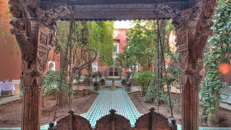 Riad Kaiss by Anika