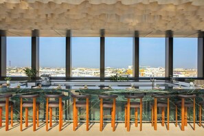 2 barer/lounger, vinbar og takterrassebar