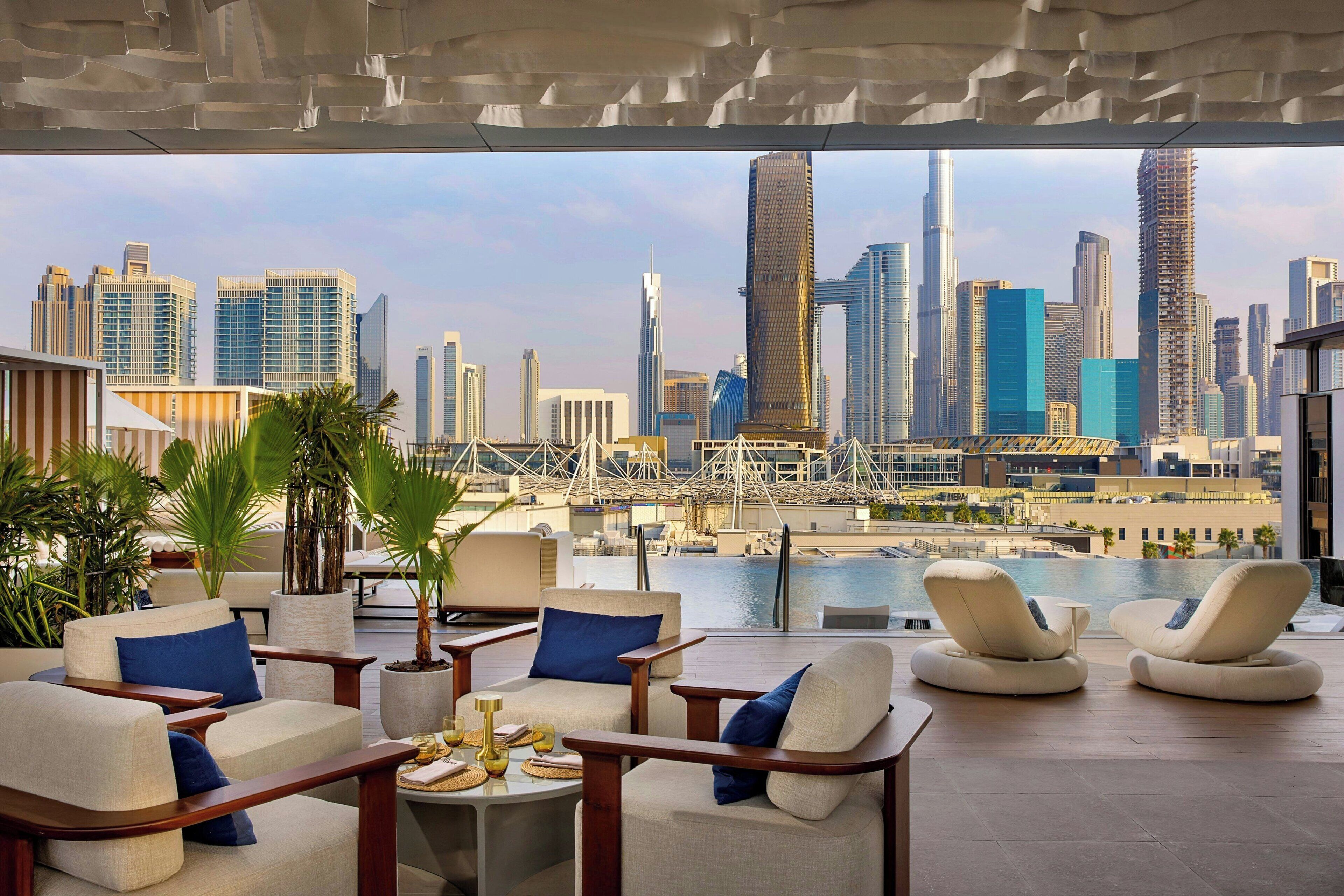 3 restaurants, breakfast, lunch, dinner served; international cuisine 