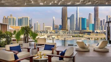 3 restaurants, breakfast, lunch, dinner served; international cuisine