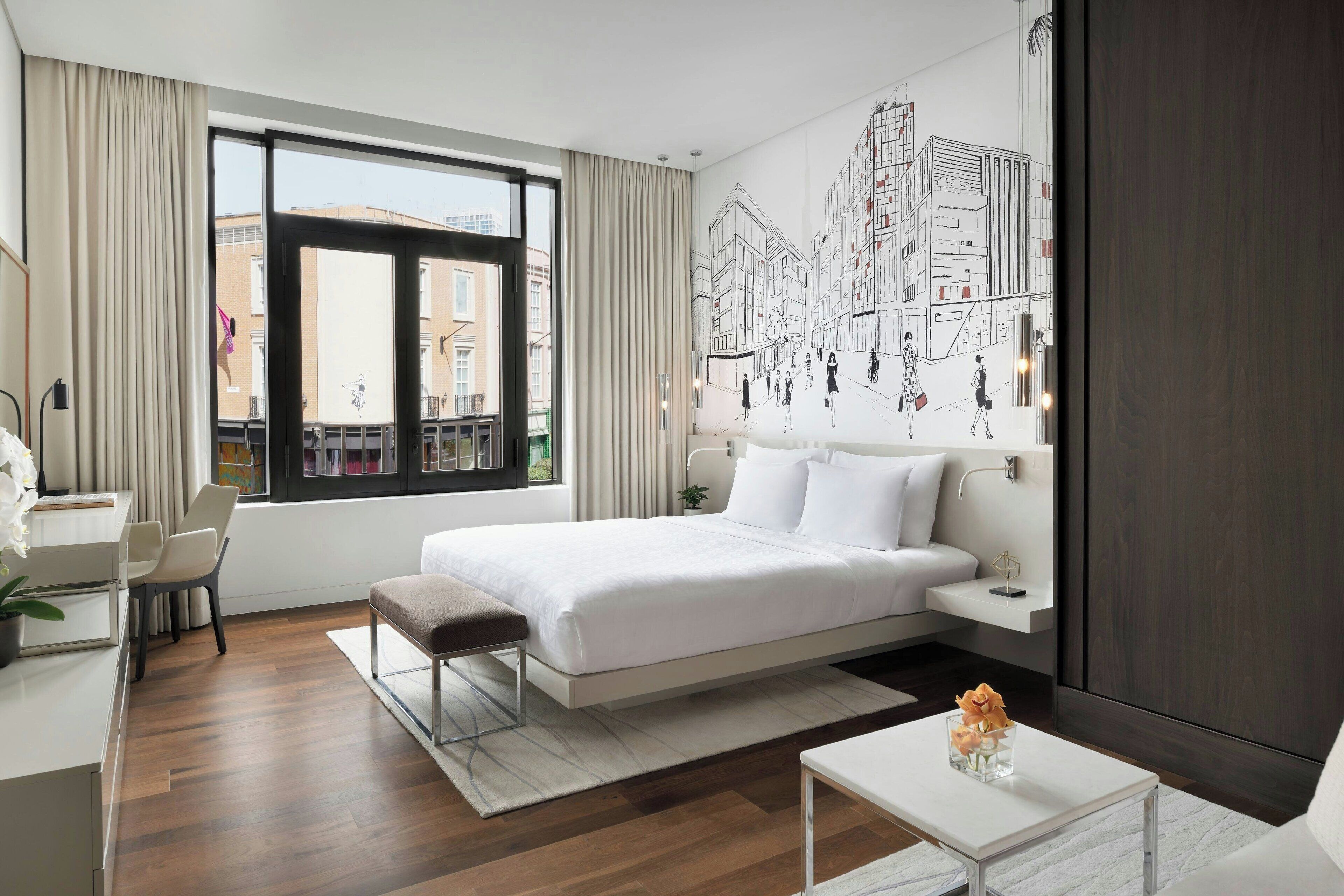 junior suite, 1 king bed, non smoking | premium bedding, minibar, in-room safe, desk