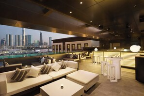 2 bars/lounges, wine bar, rooftop bar - La Ville Hotel & Suites CITY WALK, Dubai, Autograph Collection (Dubai)