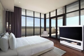 Premium bedding, minibar, in-room safe, desk