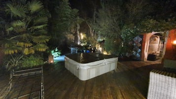 Double Room, Private Bathroom (Balnéo ) | Exterior