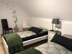 Double Room, Private Bathroom (Doppel oder Dreibett) - Messezimmer4u Nordparksiedlung (Düsseldorf)