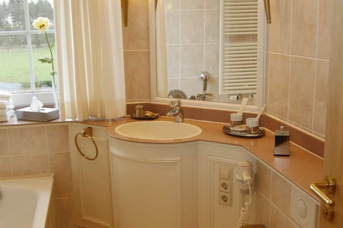 Tweepersoonskamer, en-suite badkamer (Doppel mit Dusche) | Badkamer