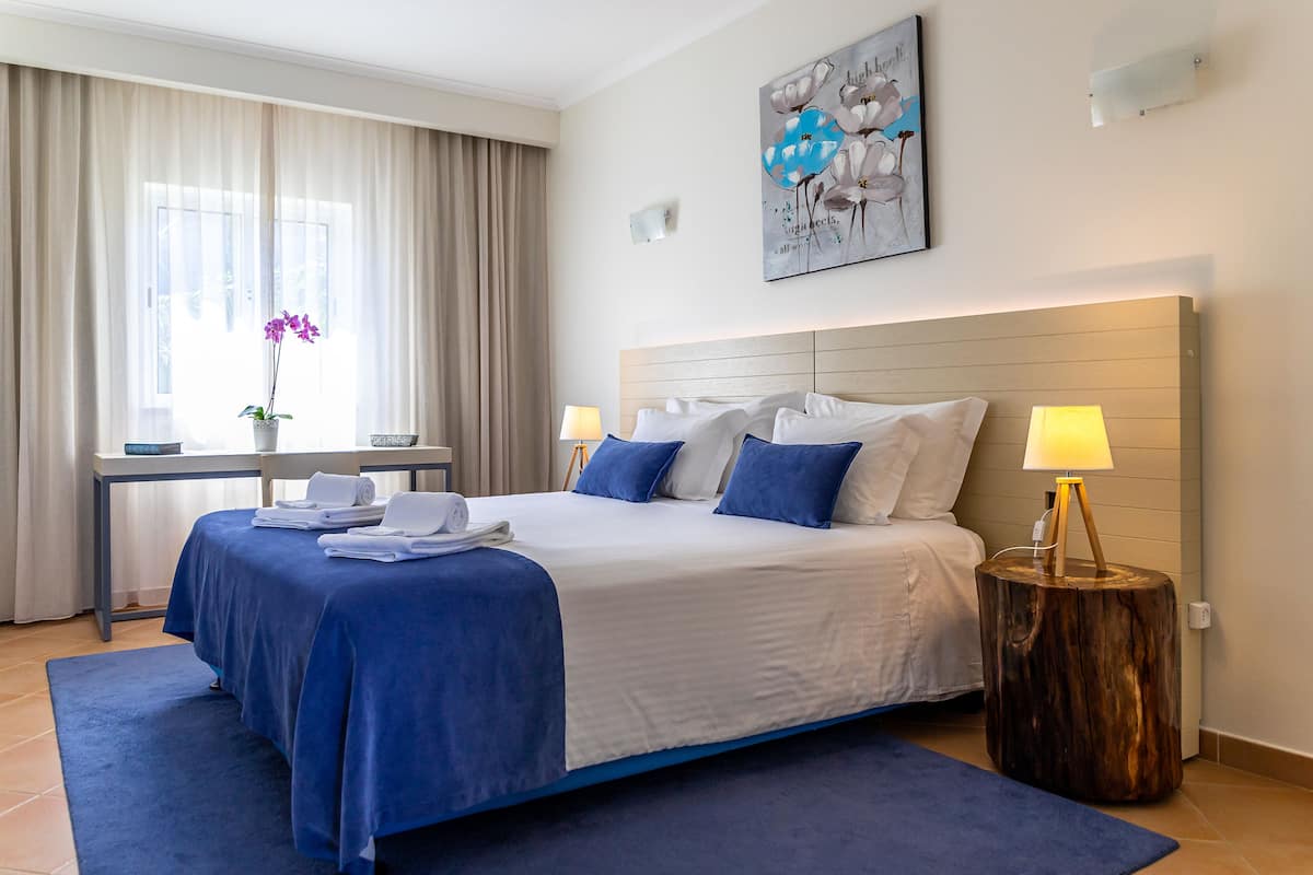 1 bedroom, down comforters, in-room safe, blackout drapes