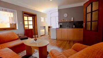Deluxe Apartment, 2 Bedrooms, Terrace | Living area