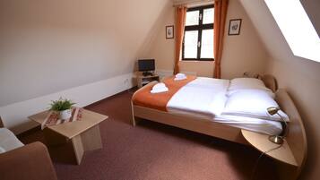 Phòng đôi hoặc 2 giường đơn Tiêu chuẩn | Két bảo mật tại phòng, bàn, bàn ủi/dụng cụ ủi quần áo