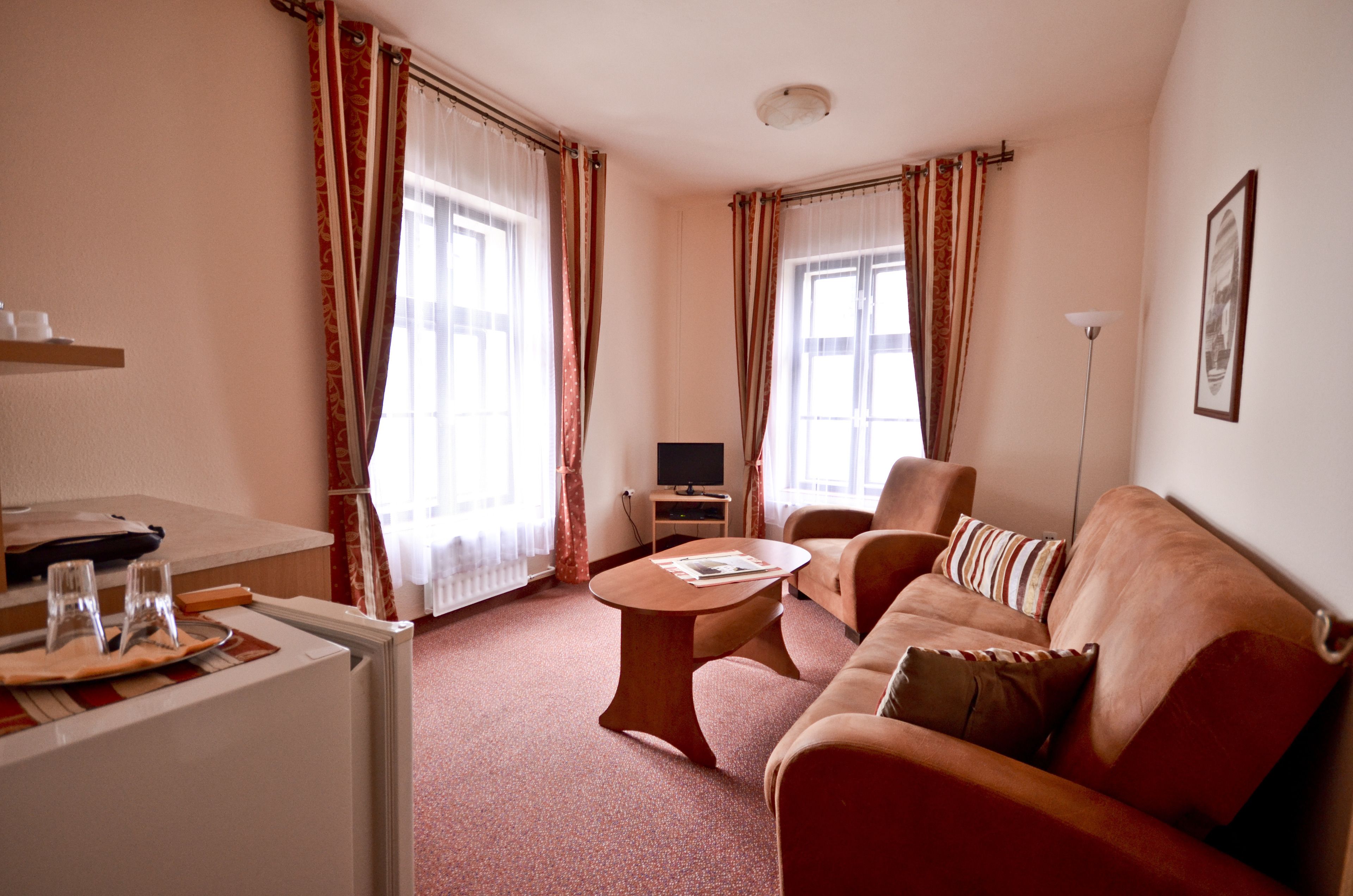 apartment | living room | 57-cm tv with satellite channels