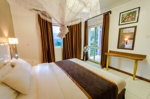 Premium bedding, in-room safe, desk, soundproofing