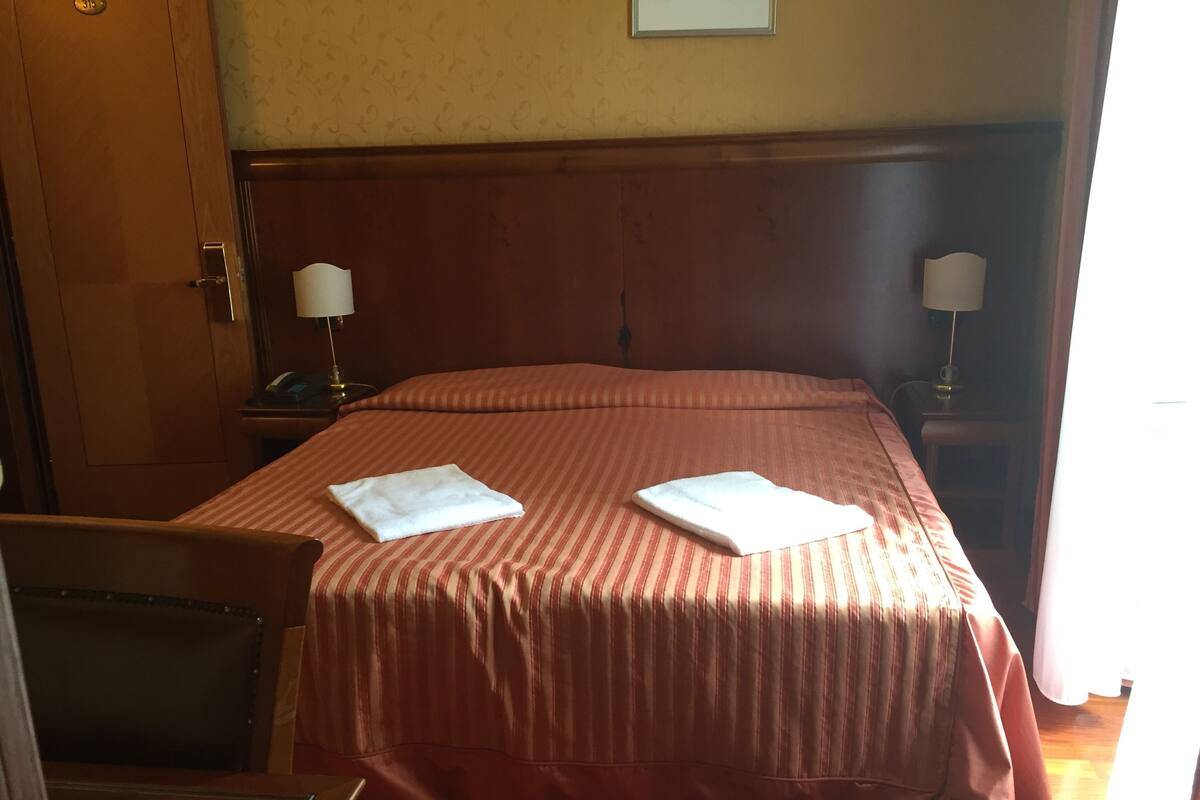 Standard Double or Twin Room, Private Bathroom | Minibar, in-room safe, desk, WiFi (free)