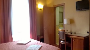 Unclassified image, 5 of 41, button - Wonderful In Rome (Rome)