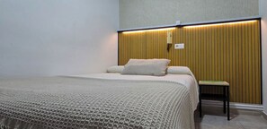 Chambre Simple, salle de bains privée